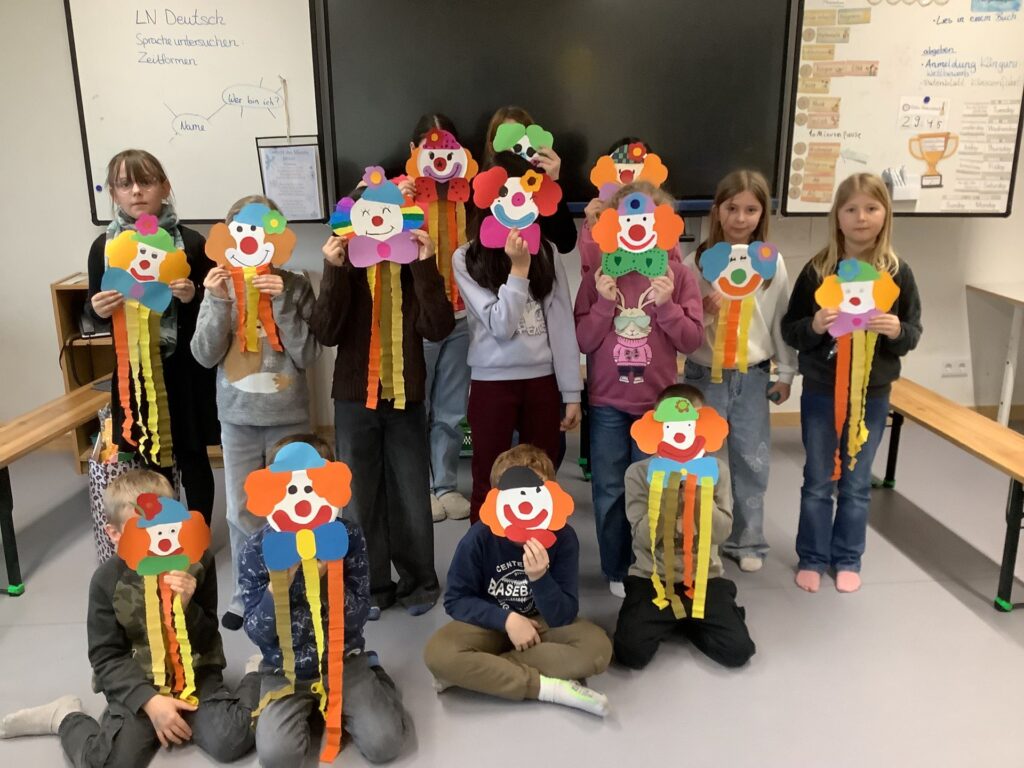 Beitragsbild zum Beitrag „Clownsgesichter“