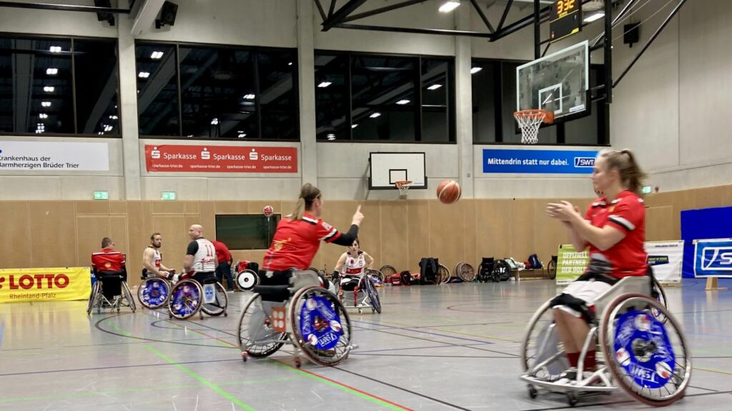 Beitragsbild zum Beitrag „Bei den Dolphins in der Mäusheckerhalle“